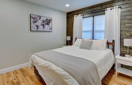 Bristol House | Beautiful Spacious 3 BR Home Near Shops & Hospital