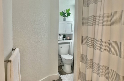 St. Paul House | Beautiful spacious 4 bedrooms, 2 baths near downtown St. Paul