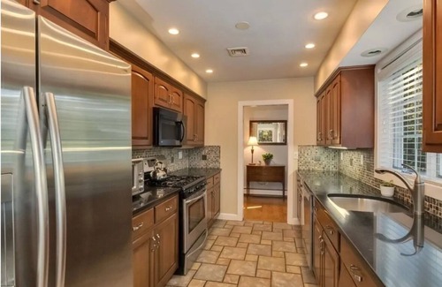 Cotuit House | Beautiful spacious Cape Cod house with a large and private yard near beaches