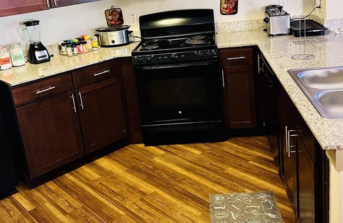 Oak Cliff Apartment | Beautiful Spacious Condo 10 min from Downtown Dallas
