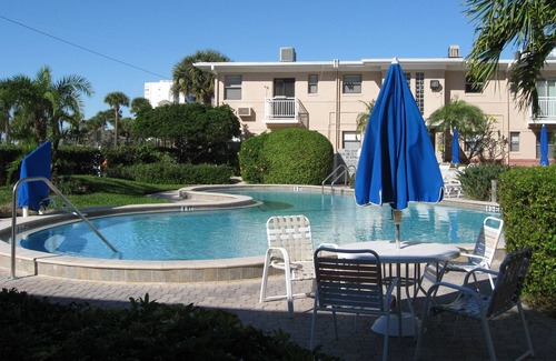 St. Pete Beach Apartment | BEAUTIFUL ST PETE BEACH -- THE ONLY PLACE WHERE SALT LOWERS YOUR BLOOD PRESSURE