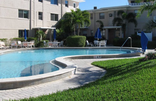 St. Pete Beach Apartment | BEAUTIFUL ST PETE BEACH -- THE ONLY PLACE WHERE SALT LOWERS YOUR BLOOD PRESSURE