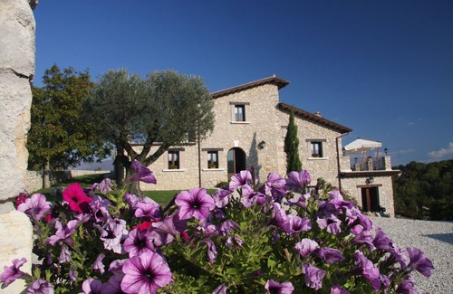 Fassinoro House | Beautiful stone hamlet - Entire Structure