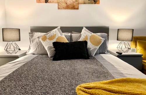 Erith Apartment | Beautiful Studio apartment in a house with parking