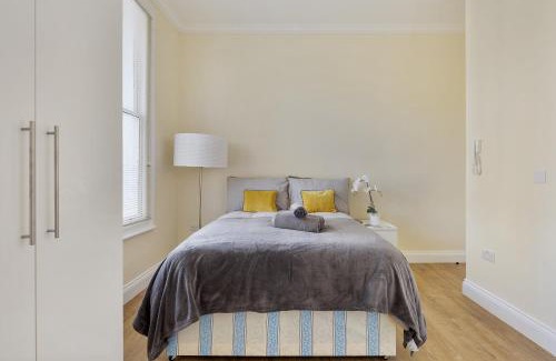 Shepherd's Bush Apartment | Beautiful Studio Flat - Shepherds Bush Westfield