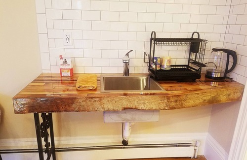 Dudley Square Apartment | Beautiful studio in historic neighborhood of Boston. Super close to downtown!