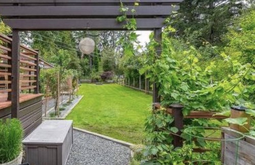 Shawnigan Lake House | Beautiful Sunny Lakefront house on Shawnigan Lake