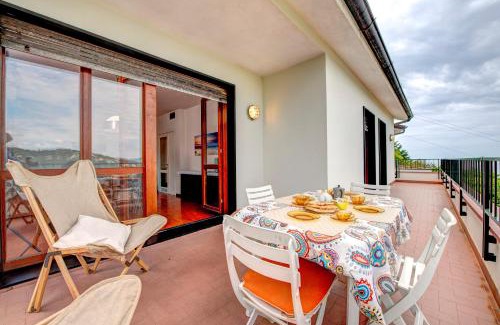 Villaggio Cledai Apartment | Beautiful Tigullio casa Vintage, parcheggio, 10 min da Cavi Borgo Vista mare