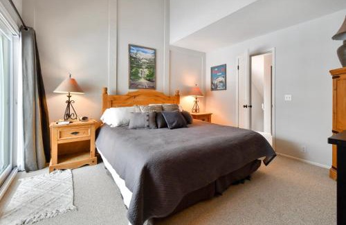 Park Meadows House | Beautiful Townhome on Free Shuttle Route Minutes to PC Resorts