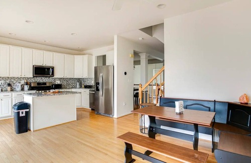 Lowes Island House | Beautiful Townhome