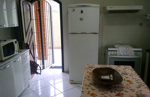 Jardim Britania House | Beautiful townhouse with pool 100 m from the beach, sleeps 14 people