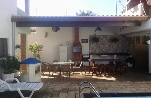 Jardim Britania House | Beautiful townhouse with pool 100 m from the beach, sleeps 14 people