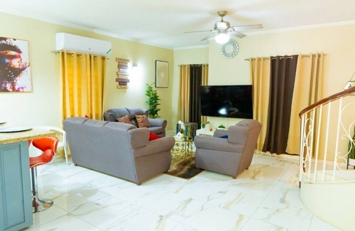 Havendale House | Beautiful Townhouse in Gated Kingstons Haven