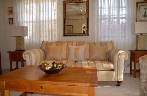 Clinketts Villa | Beautiful two bedroomed single story house with large private pool