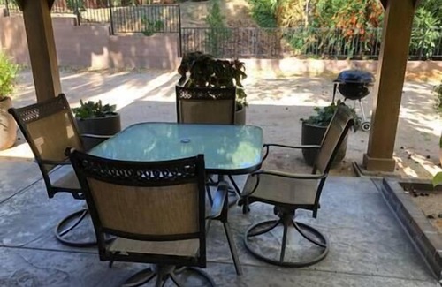 Sonora House | Beautiful Updated Home in Downtown Sonora