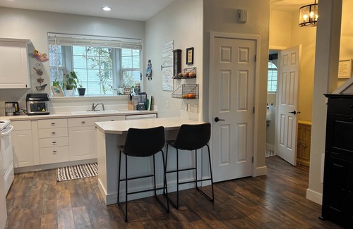 Neighbors Southwest House | Beautiful Upgraded 2-bedroom Townhome in ❤️ of the Village of Progress Ridge