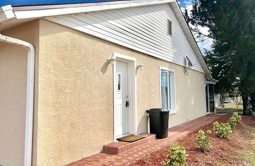 Warm Mineral Springs Apartment | Beautiful vacation property just steps from springs