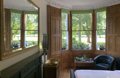 Hackney Downs Apartment | Beautiful Victorian townhouse flat facing park