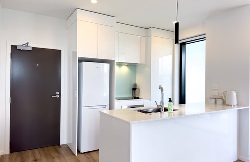 Mount Wellington Apartment | Beautiful View 2 Beds Apartment East Auckland