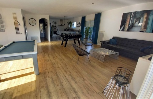 Lavernose-Lacasse Villa | Beautiful Villa with swimming pool, petanque, billiards, table football