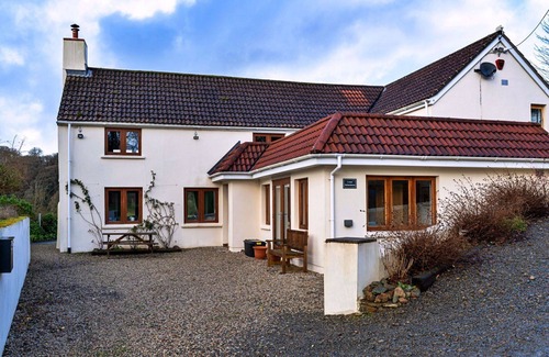 Westleigh House | Beautiful villa for 8 people with WIFI and terrace