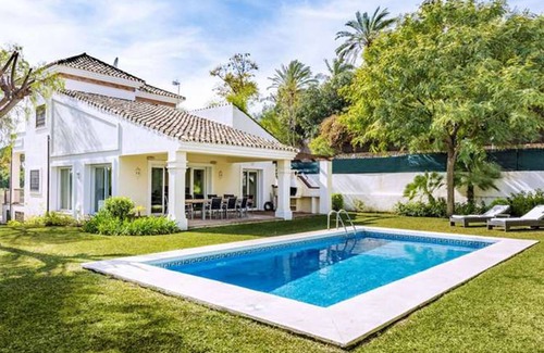 Benahavis Villa | Beautiful Villa beside La Quinta Golf and Weston 5*Hotel.