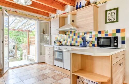 Saint-Pierre-la-Mer Villa | Beautiful Villa downtown 120 m² comfort * air conditioning, wifi 200 m plage100m business