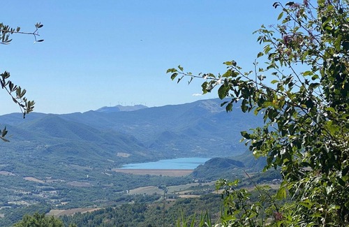 Roccascalegna Villa | Beautiful villa for 8 guests with TV, patio, pets allowed and parking
