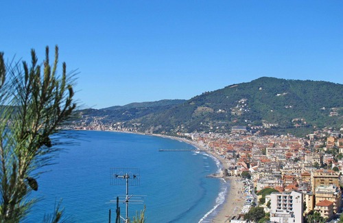 Alassio House | Beautiful villa for 4 guests with WIFI and terrace