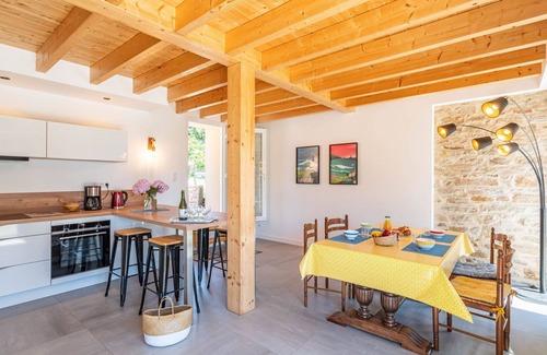 Primelin House | Beautiful villa for 6 guests with WIFI, TV, terrace and pets allowed