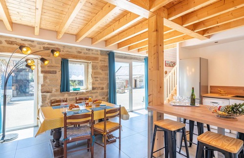 Primelin House | Beautiful villa for 6 guests with WIFI, TV, terrace and pets allowed