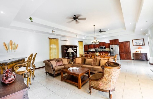 Bejuco Villa | Beautiful villa in gated community with private pool and pickleball court