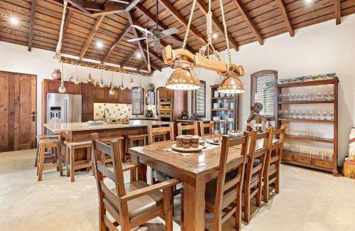 Las Catalinas Villa | Beautiful Villa Walk to Beach