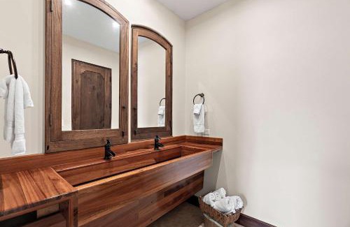 Las Catalinas Villa | Beautiful Villa Walk to Beach