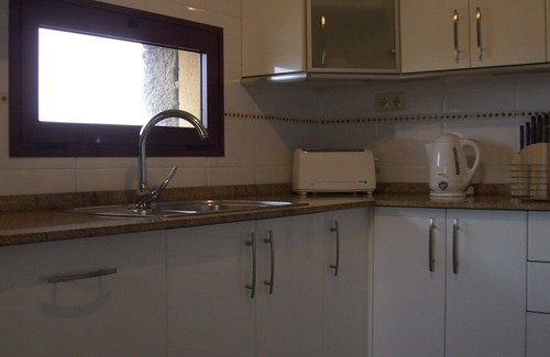 Corralejo Villa | Beautiful villa with heated pool, large patio area and barbecue