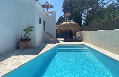 Puerto de Pollensa Villa | Beautiful villa with swimming pool very close to the beach of Hotel Illa D'Or.