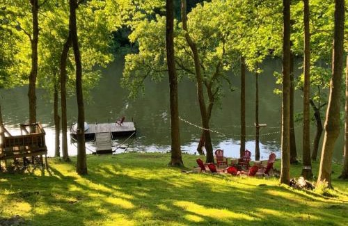 Cadiz House | Beautiful Waterfront with Dock Firepit Hot tub