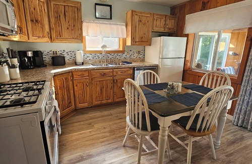 Ashville House | Beautiful wildlife sanctuary on goose creek with kayaks!