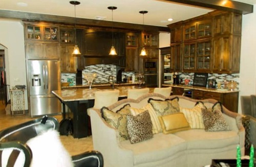 Ardmore House | Beautiful wooded acreage minutes from Lake Murray