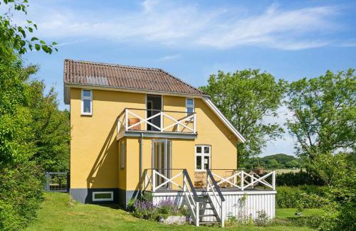 Faldsled Villa | Beautiful Yellow Country Villa By The Water