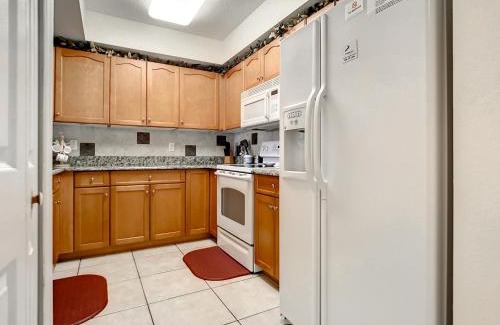 New Smyrna Beach Apartment | Beautifully appointed 32 condo with gorgeous estuary Views. OW10-305