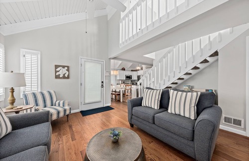 Sealoft Villas House | Beautifully Decorated, Updated Sealoft! Lagoon Views! Walk to Beach/Sealoft Pool! Amenity Cards!