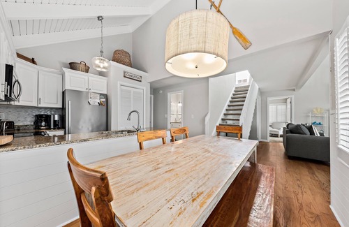Sealoft Villas House | Beautifully Decorated, Updated Sealoft! Lagoon Views! Walk to Beach/Sealoft Pool! Amenity Cards!