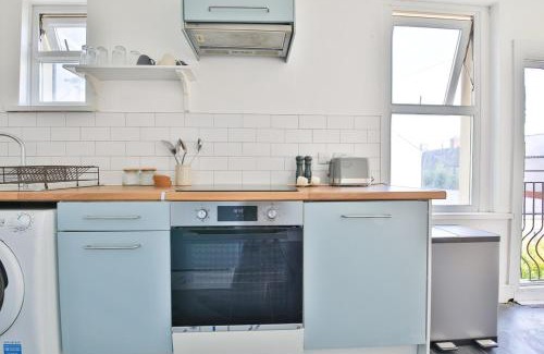 Roath Apartment | Beautifully Designed Flat with Full Amenities