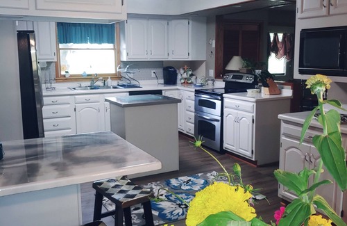 Mount Morris Apartment | Beautifully remodeled retreat. 3 mins from Letchworth