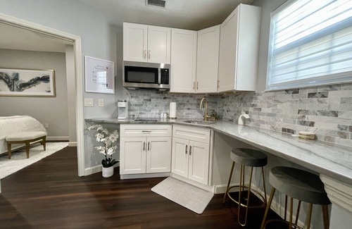 Southgate Apartment | Beautifully remodeled Apartment in Central Sarasota -5 miles to Siesta Key!
