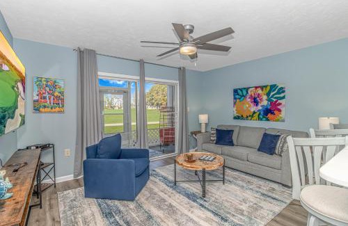 Carolina Forest House | Beautifully Renovated- Ground Floor Condo Sleeps 4! 1 bed, 1 bath - River Oaks Golf Villas unit 7-B
