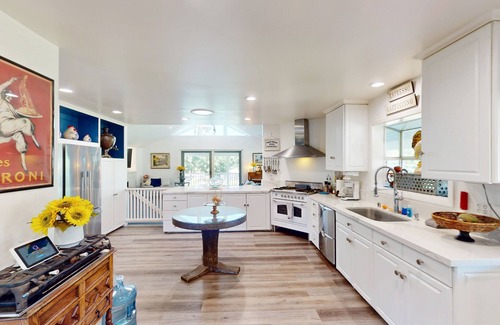 Riebli-Wallace Neighborhood Group Hotel | Beautifully renovated working ranch with pool, game tables, fireplaces, & AC
