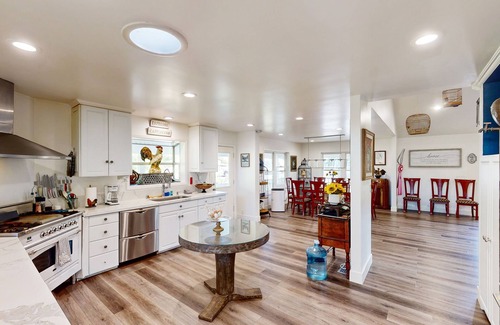 Riebli-Wallace Neighborhood Group Hotel | Beautifully renovated working ranch with pool, game tables, fireplaces, & AC