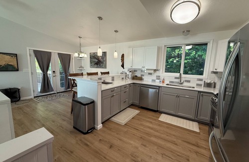 Wasilla House | Beautifully Renovated Family Haven - Spacious, Stylish & Ready to Welcome You!